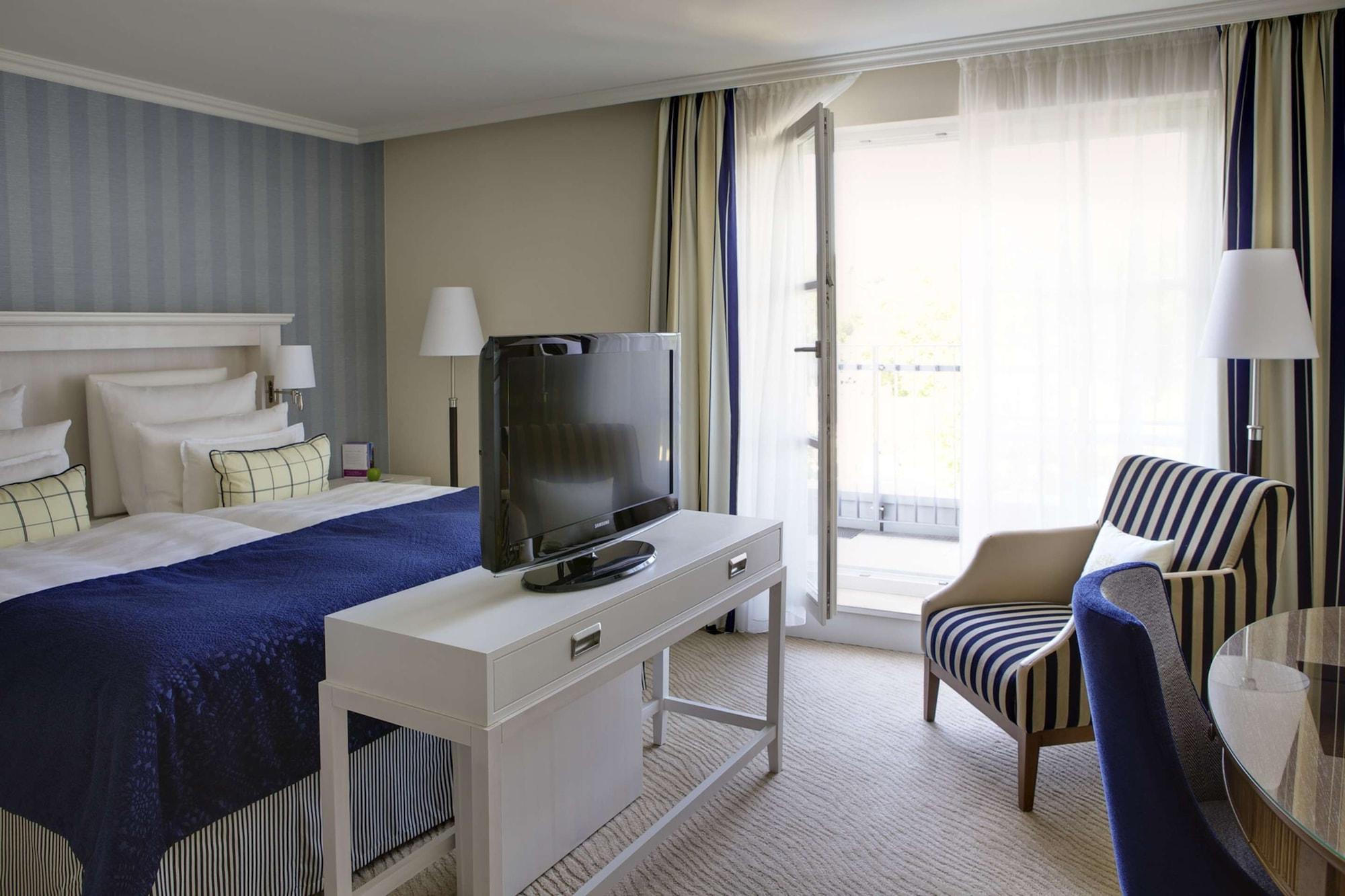 Steigenberger Grandhotel & Spa Heringsdorf Bagian luar foto A room at the Hotel du Cap-Eden-Roc