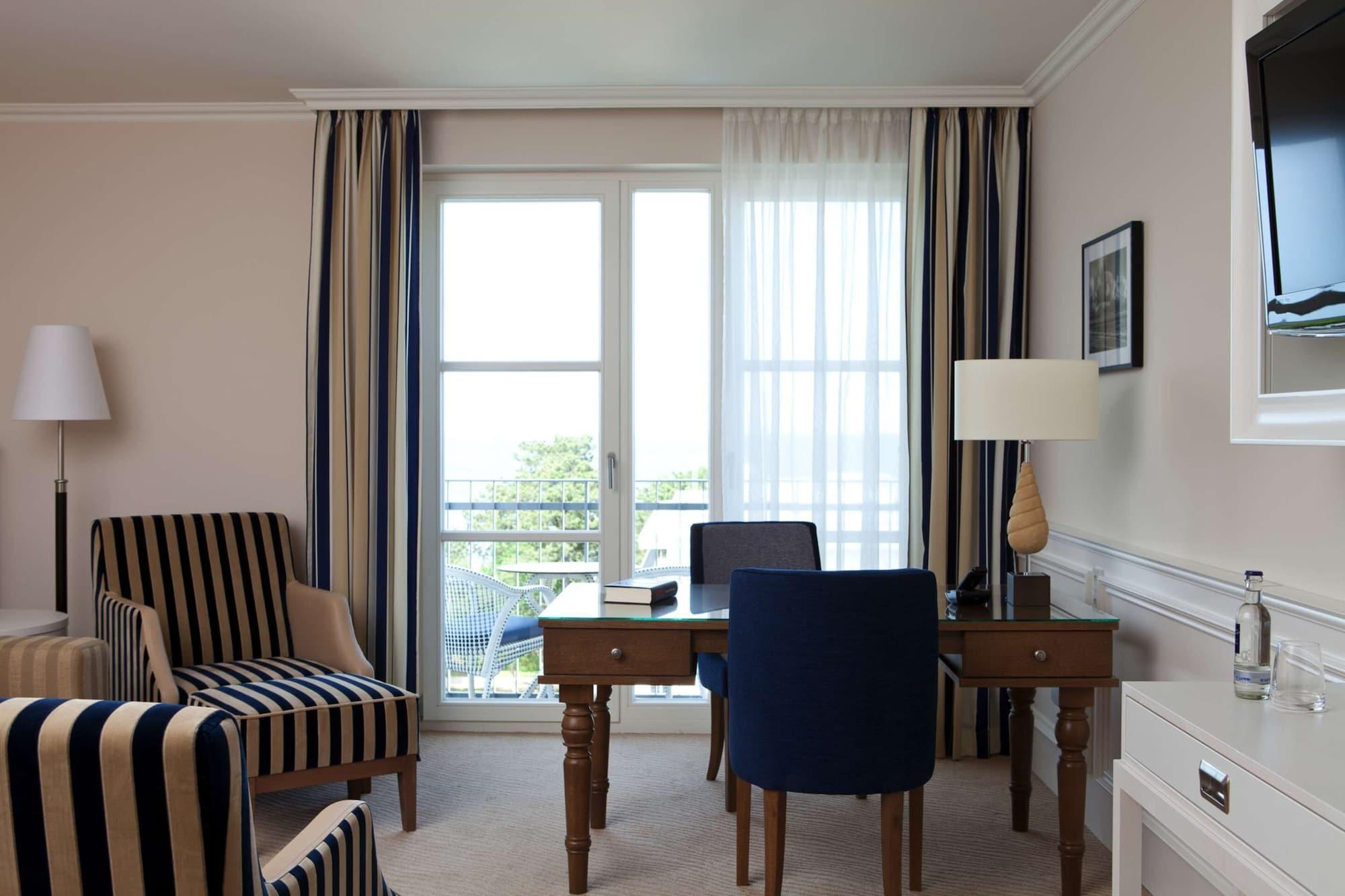 Steigenberger Grandhotel & Spa Heringsdorf Bagian luar foto A room at the Hotel Axelmannstein