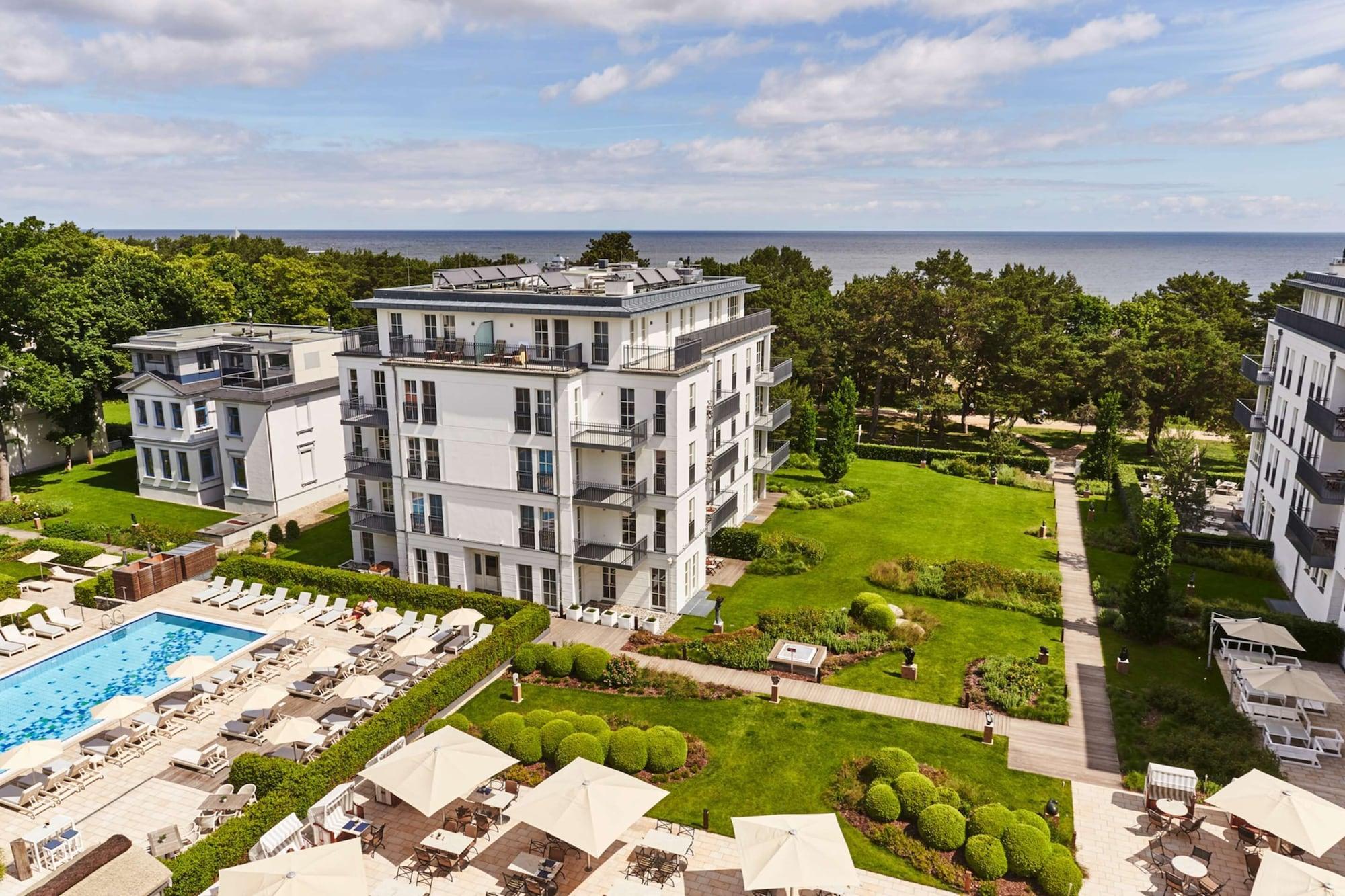 Steigenberger Grandhotel & Spa Heringsdorf Bagian luar foto Aerial view of the Baltic Sea