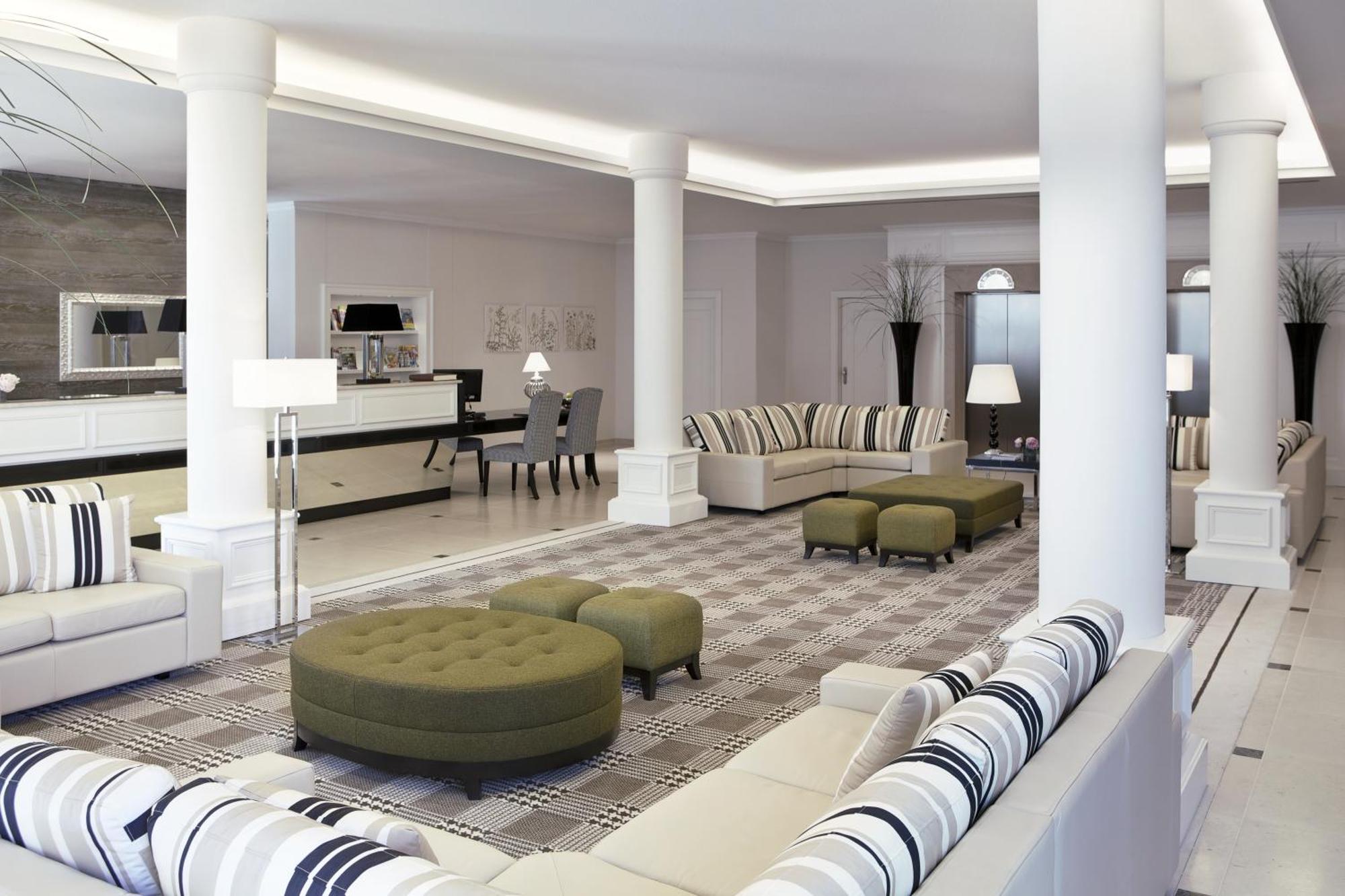 Steigenberger Grandhotel & Spa Heringsdorf Bagian luar foto The interior of the hotel