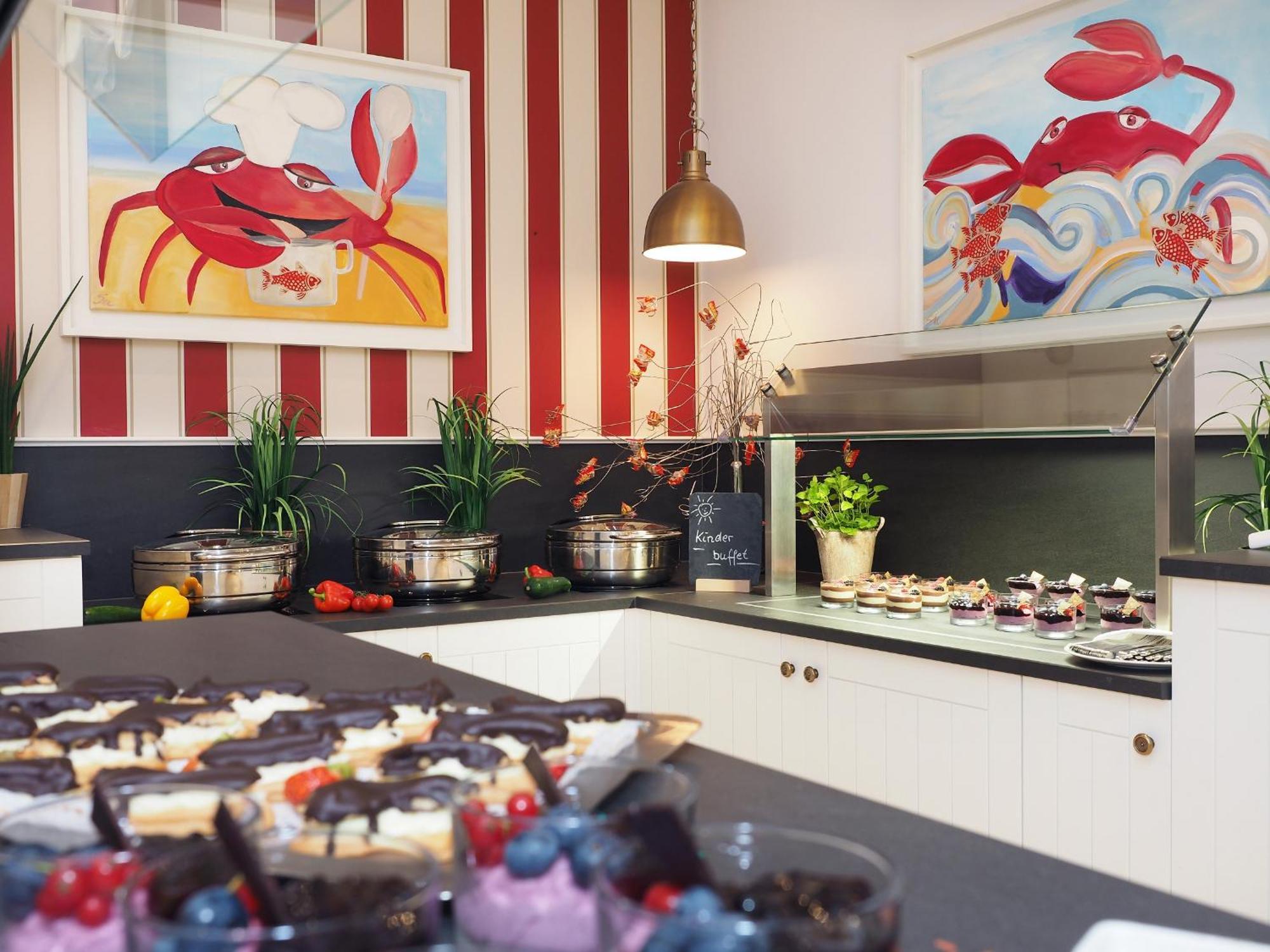 Steigenberger Grandhotel & Spa Heringsdorf Bagian luar foto The kitchen at the restaurant