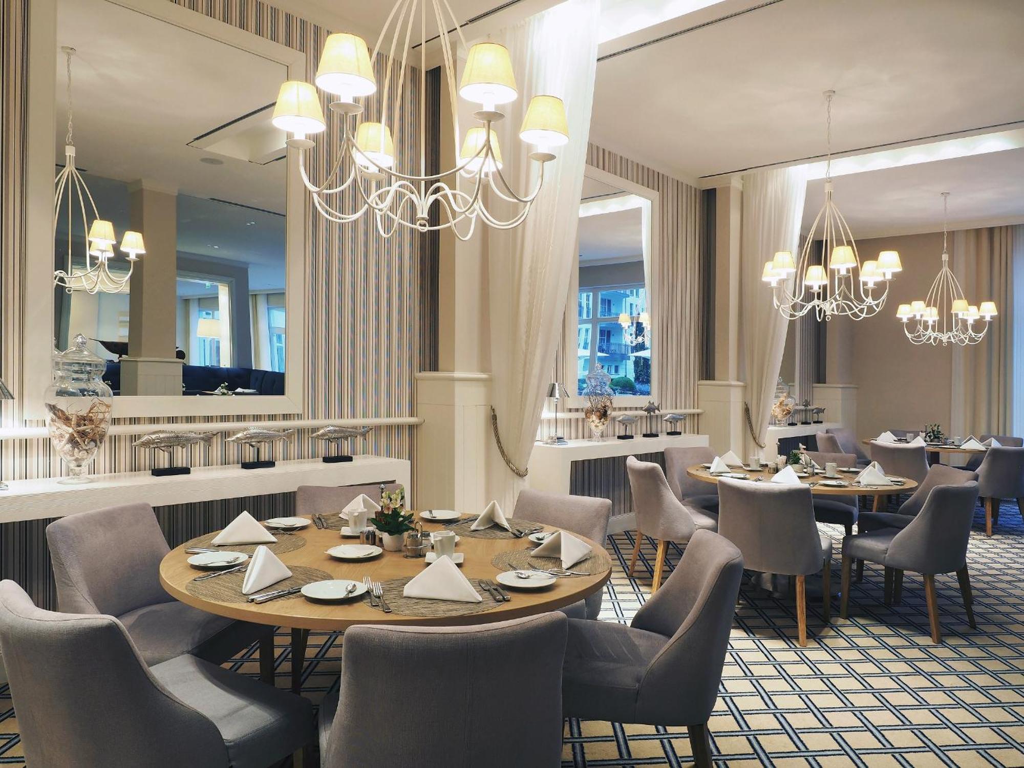 Steigenberger Grandhotel & Spa Heringsdorf Bagian luar foto The restaurant